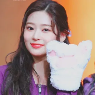 🛒 81719f10 vrouw, portret, glimlach, Koreaans, persoon, handschoenen, schattig telegram sticker