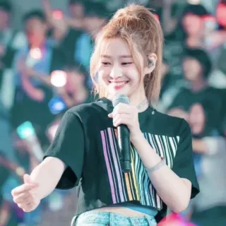 🛒 abe8ca83 K-pop, zanger, concert, vrouw, artiest, muziek telegram sticker