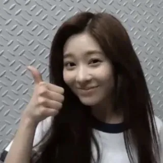 🛒 b6a6285d vrouw, duim omhoog, positief, goedkeuring, glimlach, blij telegram sticker