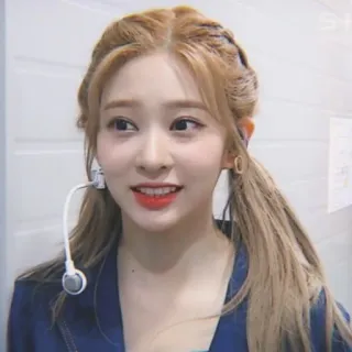 🛒 c85adf4e vrouw, portret, blond haar, Koreaans, idool, zangeres, vrouwelijk, schoonheid telegram sticker