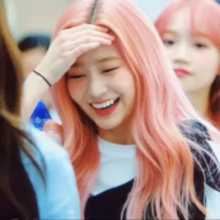 🛒 fe62a8fd vrouw, roze haar, glimlachend, persoon, Koreaans, idool telegram sticker