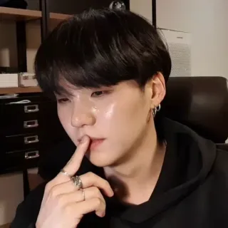 🌻 813a1b88 Suga 슈가, k팝, 아이돌, bts, 민윤기 telegram sticker