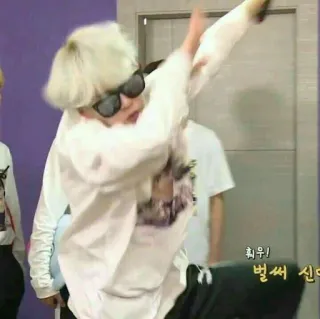 🐱 ebaae7ba 최우! 벌써 신 telegram sticker