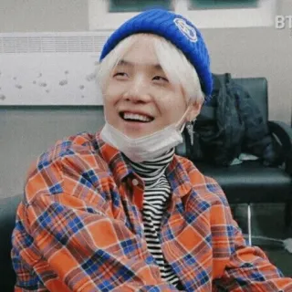 😄 19e2461b Suga K-pop, cantante, música, BTS, ídolo, celebridad telegram sticker