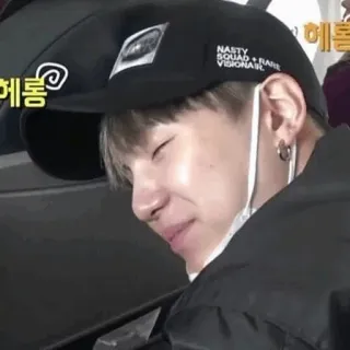 😊 4ca9f71e 헤롱 persona, sombrero, aretes, hombre, coreano, primer plano telegram sticker