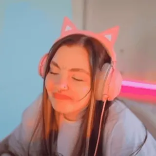 🥺 5f8d82c6 женщина, гарнитура, наушники, кошачьи ушки, девушка, розовый, милый telegram sticker