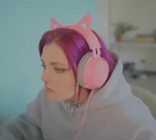 🤨 c6d643ff женщина, наушники, розовый, кошачьи уши, геймер, девушка, в помещении telegram sticker