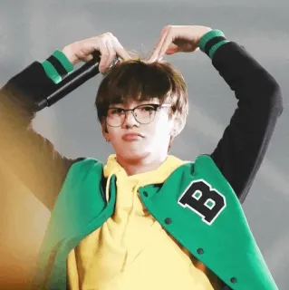 ❤️ 20e43ab7 kpop, azjatycki, osoba, mężczyzna, okulary, idol telegram sticker