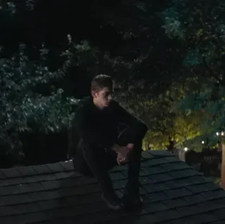 🗝 0c196348 hombre, sentado, techo, noche, oscuro telegram sticker