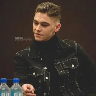 🗝 788244af Hero Fiennes Tiffin actor, celebridad, retrato, hombre, Hero Fiennes Tiffin telegram sticker