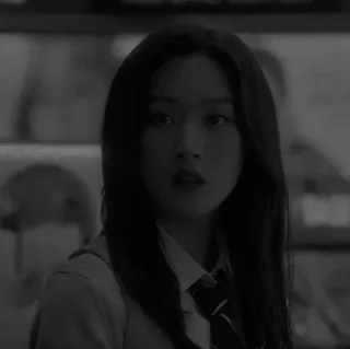 🍯 096055c1 kobieta, mundurek szkolny, portret, czarno-białe telegram sticker