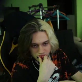 🤔 2167ddea telegram sticker