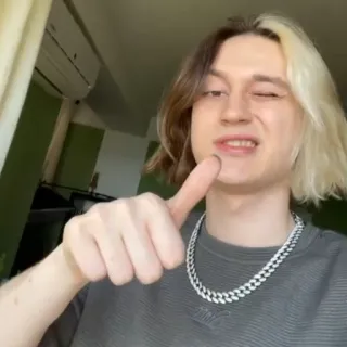 👍 854126a7 人, 金髪, チェーン telegram sticker