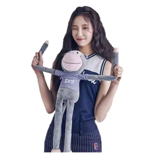 😉 3b3a7944 bnf женщина, девушка, улыбка, игрушка, обезьяна, портрет whatsapp sticker