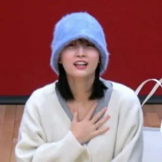 🌟 1d1472dd Frau, Kpop, Idol, Porträt, blauer Hut telegram sticker