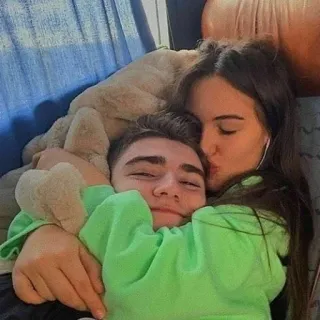 😚 d2ada0c4 Paar, Zuneigung, Liebe, Beziehung, Porträt telegram sticker