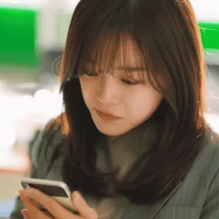 🫣 53f586b3 女性, 電話, 韓国, アジア, ビジネスウーマン, 真剣, 人 telegram sticker