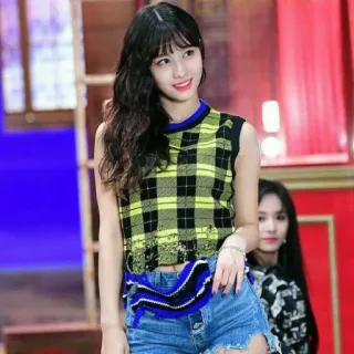 🍑 86a9ee2e ผู้หญิง, ผู้หญิง, แฟชั่น, เสื้อผ้า, สไตล์, ภาพบุคคล telegram sticker