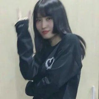 🍑 912b0589 ผู้หญิง, เกาหลี, ยิ้ม, เซลฟี่, หัวใจ, สัญลักษณ์สันติภาพ, คนดัง telegram sticker