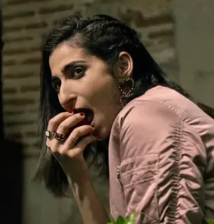 🍂 c374e592 女人, 吃, 苹果, 肖像 whatsapp sticker