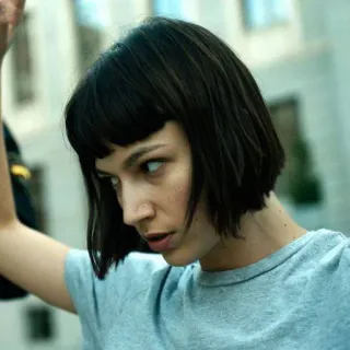 🙌 4203d8e6 Tokyo Money Heist mujer, pelo corto, retrato, televisión, Netflix, La casa de papel, Tokio telegram sticker