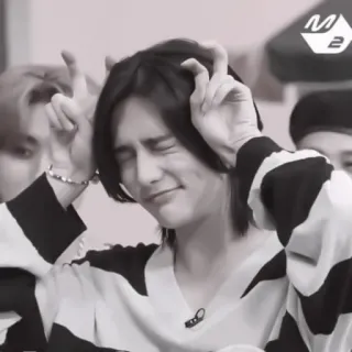 🐾 22784ae2 사람, K팝, 아이돌, 현진 whatsapp sticker