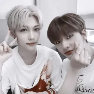 📦 52d56ea6 portrait, personnes, amis, K-pop, hommes whatsapp sticker