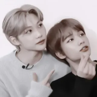 📦 a24d8cc1 gens, amitié, kpop, portrait, duo, ados whatsapp sticker