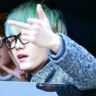 🖕 0b889e6d mittelfinger, geste, person, beleidigend, unhöflich, kpop, wütend, respektlos telegram sticker