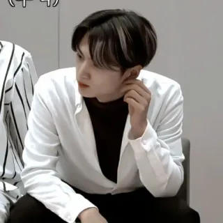 💴 579b1015 Mann, weißes Hemd, schwarze Haare, Person, Koreaner whatsapp sticker