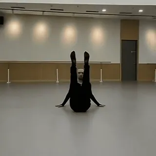 🕷 578bf9ed fitness, exercise, man, legs, floor, yoga telegram sticker