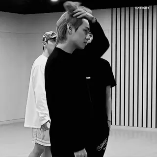 💳 2827126a V BTS, K-pop, ca sĩ, vũ công, thần tượng telegram sticker