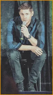 🎈 4c9666d5 Dean Winchester Supernatural man, microfoon, acteur, tv serie telegram sticker