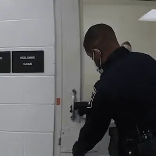 👮 161ca195 HOLDING tenendo, porta, cartello, stanza, polizia, forze dell'ordine, agente telegram sticker