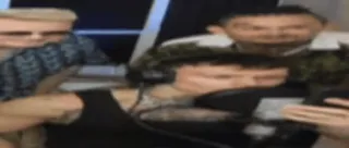 😵‍💫 e7cfb8b2 đàn ông, súng, nhóm, vũ khí, quân sự, người telegram sticker