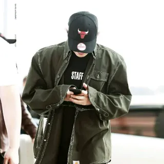 🌙 3e8fc5be STAFF pria, staf, topi, chicago bulls, kasual telegram sticker