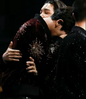 🌙 e75bacf3 peluk, kasih sayang, peluk, persahabatan, hubungan telegram sticker