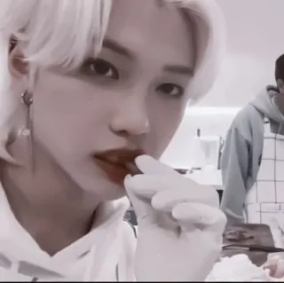 🍫:#hyunlix  @r1mnticxstick :: @fStikBot telegram stickers