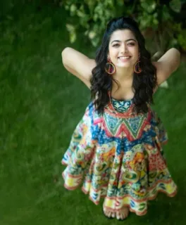 🍑 8ff324b7 femme, robe, portrait, sourire, herbe, actrice indienne, joyeux whatsapp sticker