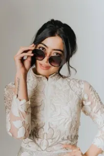 🍑 c18a7d16 femme, lunettes de soleil, portrait, robe, mode, indienne, célébrité whatsapp sticker