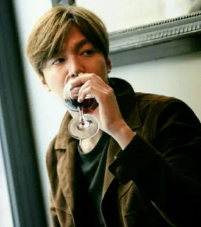 🍷 480fc9aa persona, hombre, bebiendo, vino, vaso, casual whatsapp sticker