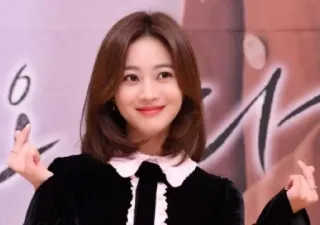 ❤️ 032a97fb phụ nữ, cười, chân dung, vui vẻ, xinh đẹp telegram sticker