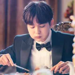 🍝 2f53a5f8 ăn, bữa tối, trang trọng, người đàn ông, bàn, nơ telegram sticker