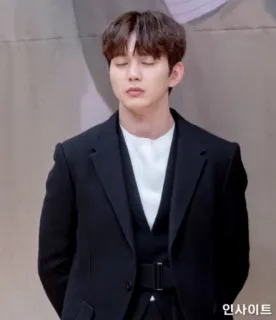 😔 84d2df6b 인사이트 đàn ông, áo vest, Hàn Quốc, trang phục trang trọng, thời trang telegram sticker