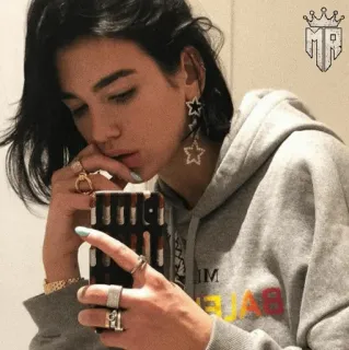 🍓 031c57b6 mulher, selfie, joias, moletom com capuz, moda, casual, estilo telegram sticker