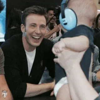 🇺🇸 21668942 Chris Evans, Baby, Laughing, Celebrity, Actor, Fan Event telegram sticker