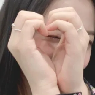 🍰 2a608e00 palce, serce, dłonie, miłość, gest, pierścionki telegram sticker