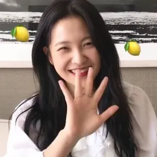 🍰 2cee1afe kobieta, uśmiech, ręka, cytryna, dziewczyna, portret telegram sticker