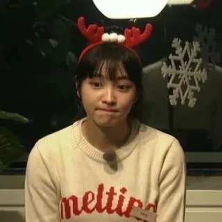 🍰 57066f1e melting boże narodzenie, renifer, słodki, święta, sweter, zima, dziewczyna telegram sticker