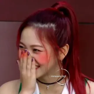 🍰 e1d0db5e mmaaalu bgt kobieta, śmiejąca się, rude włosy, portret, Indo, uśmiech telegram sticker